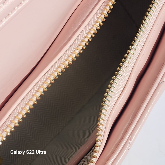 AR New York Women's Quilted Pink Leather Crossbody Bag Chain Strap - Picture 6 of 6